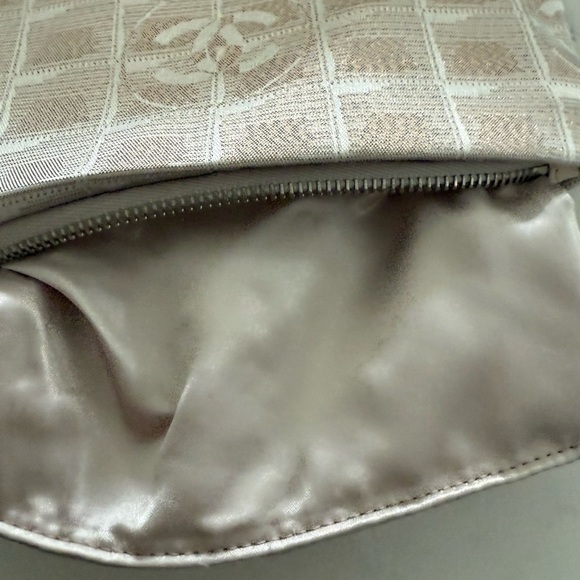 Authentic Chanel New Travel Line Pouch/wristlet - Picture 4 of 12